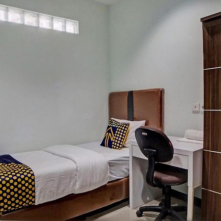 Spot On 92822 Finest House Near Amplas Bus Terminal Medan Extérieur photo
