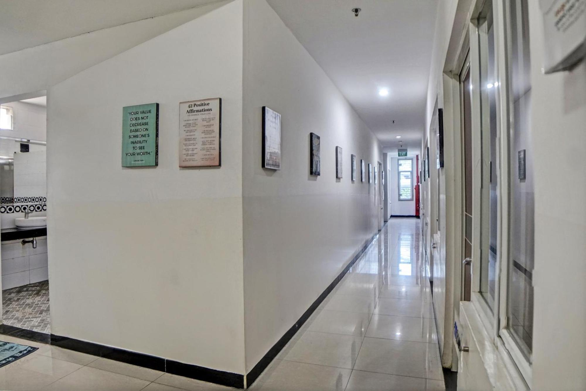 Spot On 92822 Finest House Near Amplas Bus Terminal Medan Extérieur photo