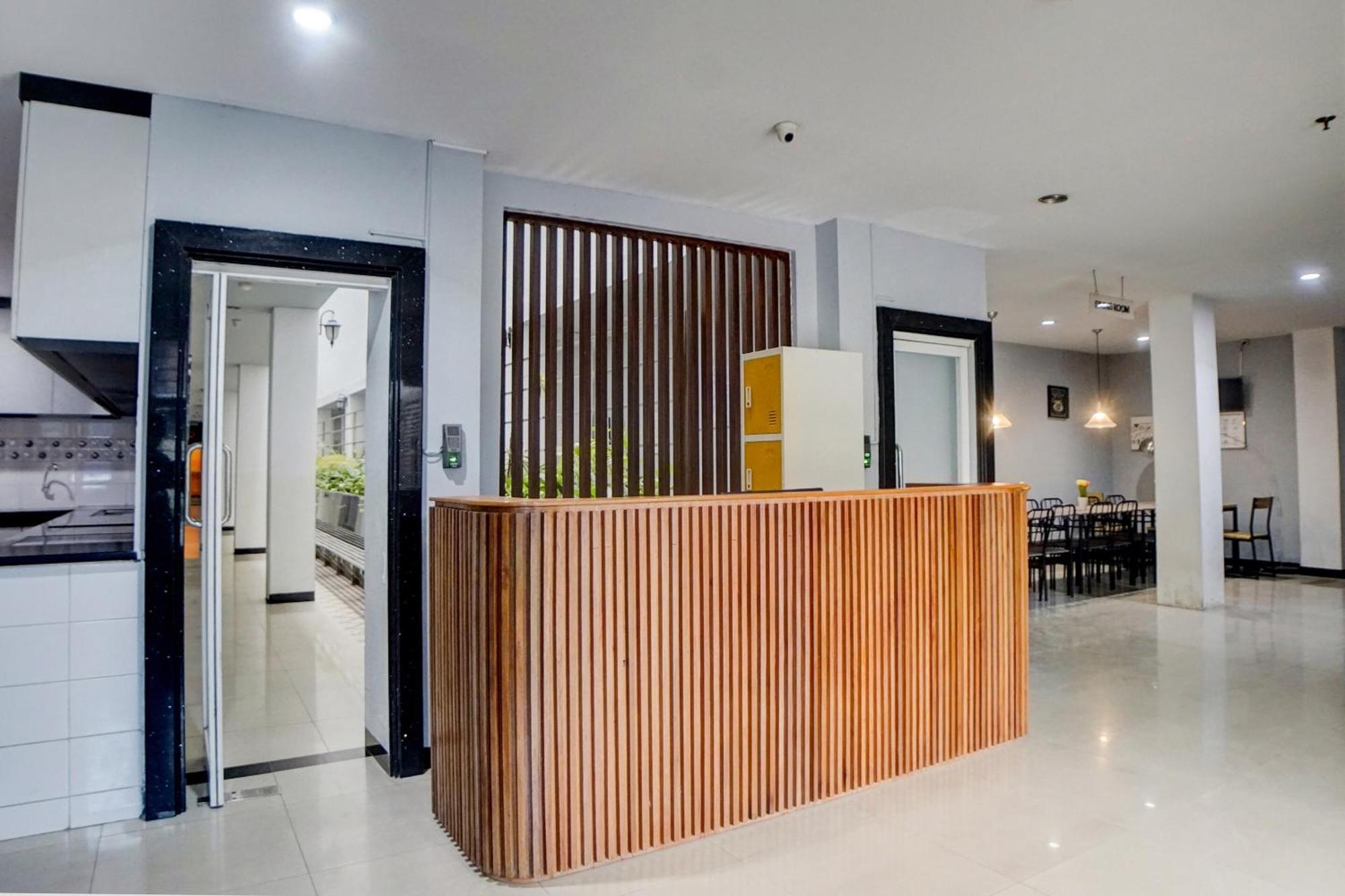 Spot On 92822 Finest House Near Amplas Bus Terminal Medan Extérieur photo