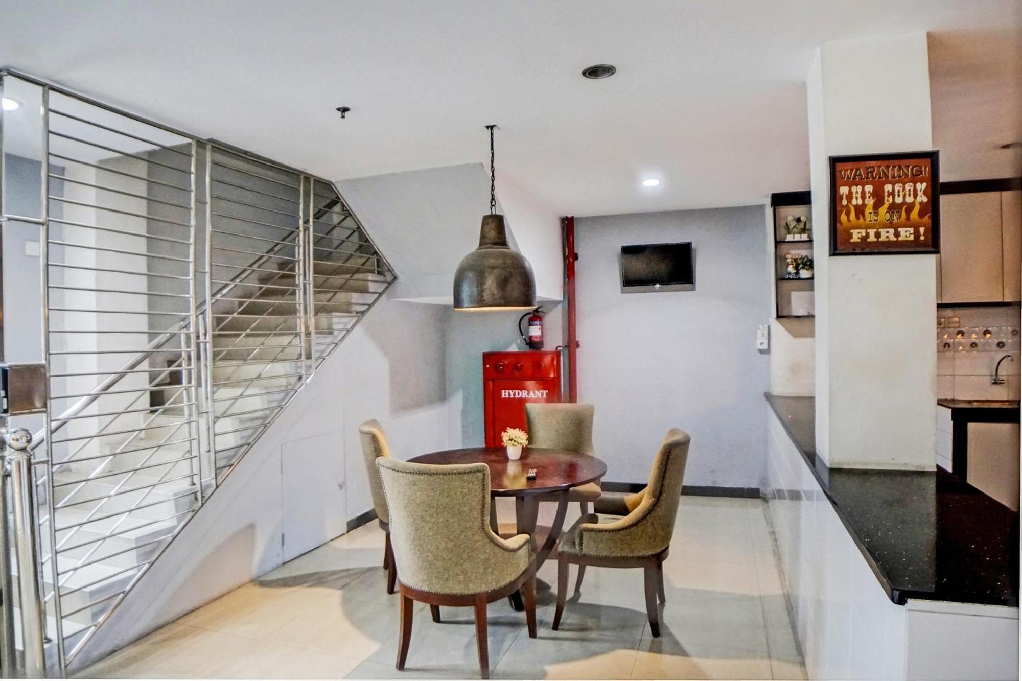 Spot On 92822 Finest House Near Amplas Bus Terminal Medan Extérieur photo