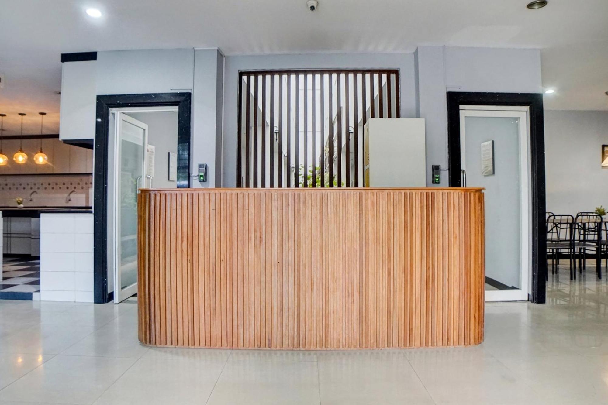 Spot On 92822 Finest House Near Amplas Bus Terminal Medan Extérieur photo